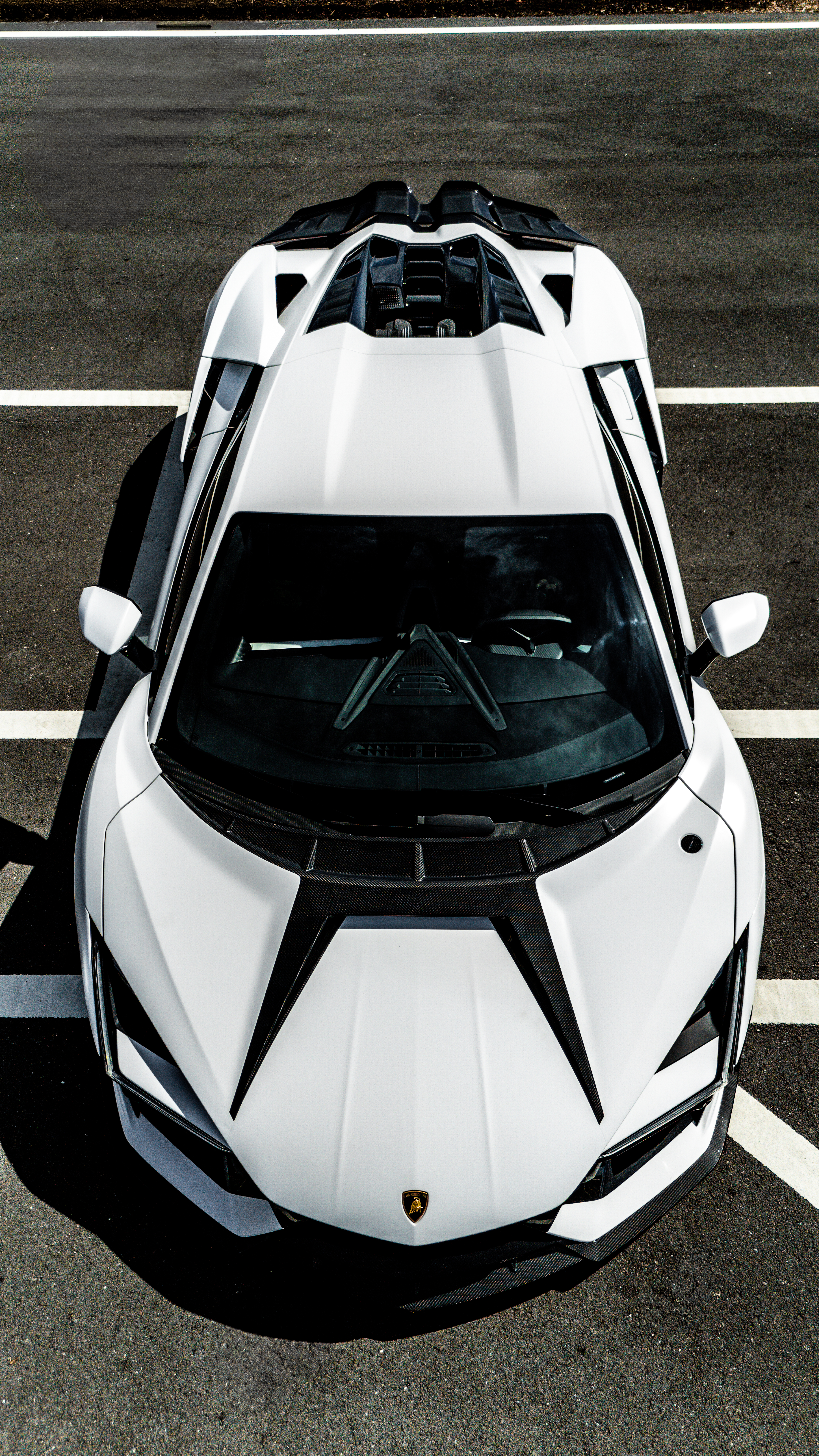 Automotive Photography in 2025: From Studio Perfection to Street Realism