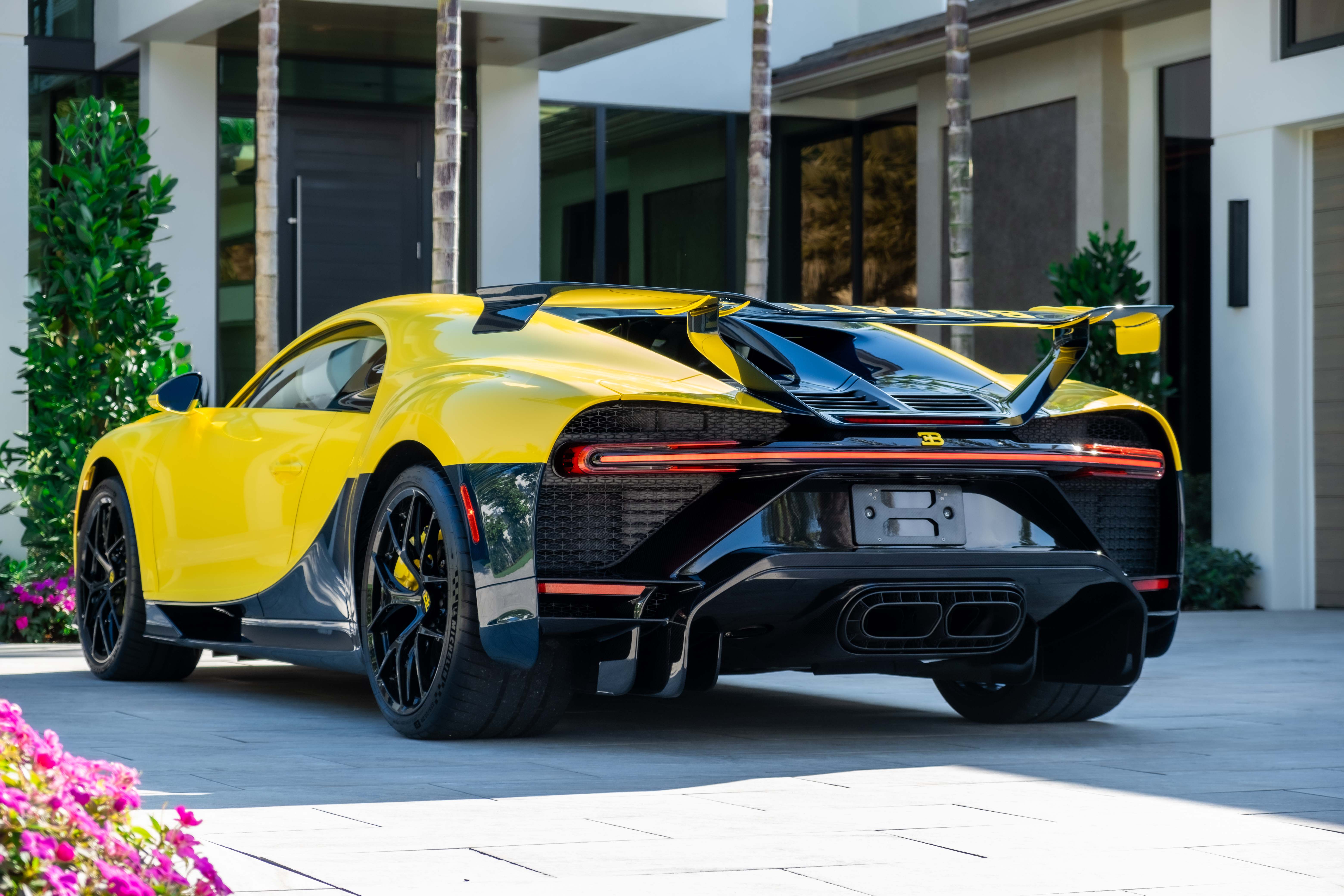 The Art of Cinematic Lighting in Automotive Photography